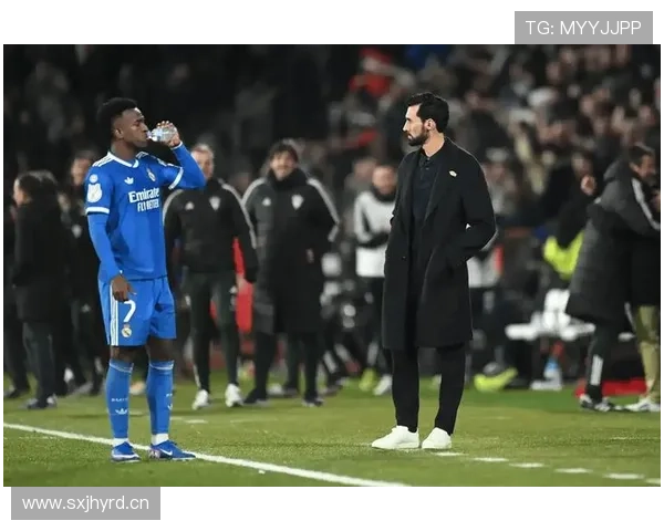 皇马内忧外患：战术僵化与更衣室裂痕正动摇豪门根基