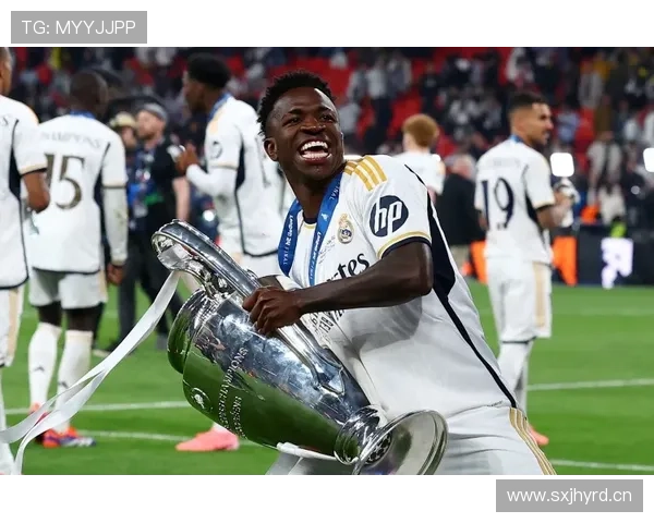 维尼修斯与罗德里戈边锋排序：战术角色与进攻影响力对比分析