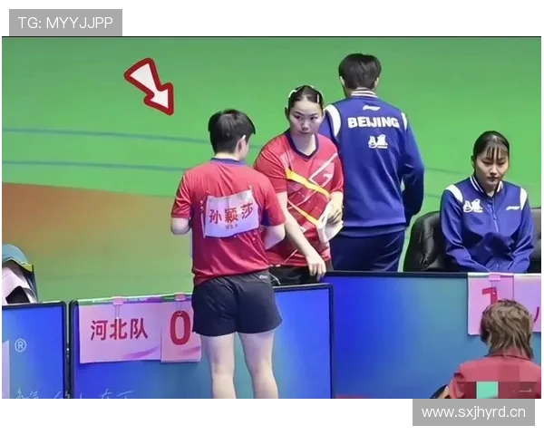 何卓佳下场那身日常感也太高级了，我钱包直接压力山大