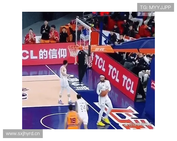 篮球规则：遇到干扰发球违例，该如何正确处理与判罚？